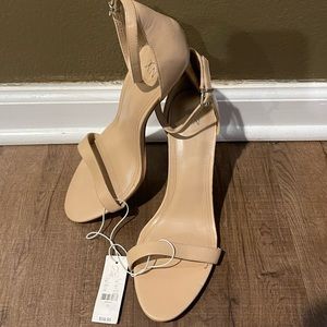 𝅺NWT Nude New York and Company Strap Stiletto